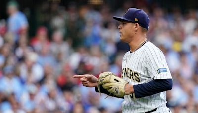 Rhys Hoskins' homer lifts Brewers over Reds 1-0 for 5th straight win