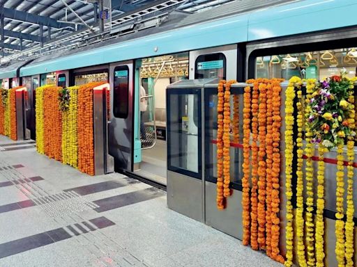 Technical Snag Halts Mumbai Metro Line 3 Services, Leaving Passengers Frustrated