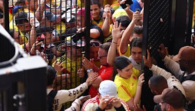 Copa América final delayed after ticketless fans try to force entry, stadium says | CNN