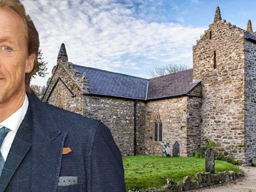 Jerome Flynn's quiet life in pretty village where homes average £310,500