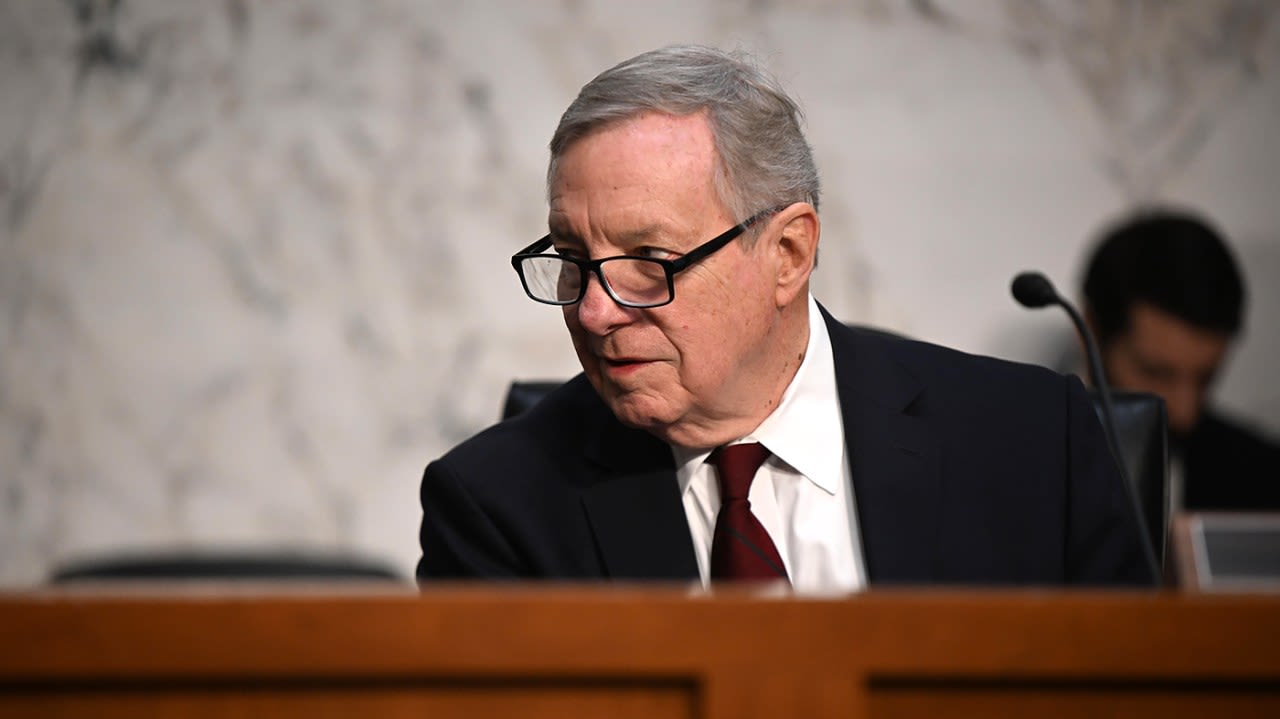 Durbin becomes highest-ranking Senate Democrat to endorse Harris