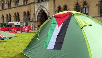 Gaza protests: Oxford and Cambridge university students set up camps