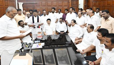 DMK’s Anniyur Siva sworn-in as Vikravandi MLA