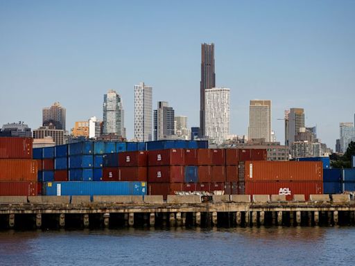 US ports extend delivery hours as strike threat looms