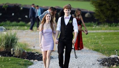 Schoolcraft goes to 2024 prom at the Sugared Lavender Barn