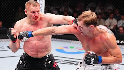 UFC fans blame new gloves as Sergei Pavlovich's nine-fight KO streak ends