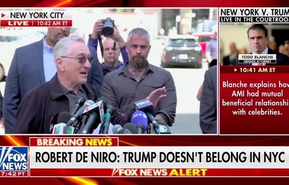 Robert De Niro Argues With MAGA Hecklers About Jan. 6 Outside Trump Trial