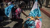 Guatemala celebra su independencia en medio de tragedia y de manifestación