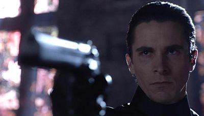 La película de hoy en TV en abierto y gratis: Christian Bale protagoniza un excepcional thriller de acción y ciencia ficción a lo Matrix