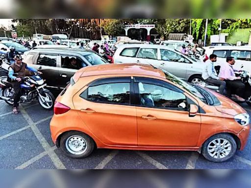 Hatchbacks rule Pune’s narrow roads in used-car segment, say industry experts | Pune News - Times of India
