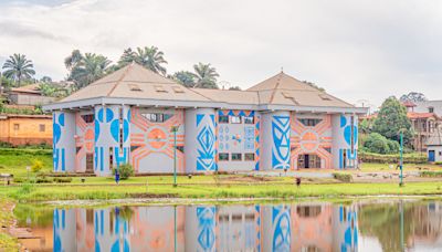 Yannick Noah : son incroyable maison au Cameroun, sans eau ni électricité, « la maison coûtait 1600 euros à l'époque. On allait puiser de l’eau dans la rivière »