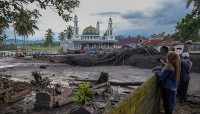 Las inundaciones y los torrentes de lava fría sufridos en la isla de Sumatra dejan 37 muertos y varios desaparecidos
