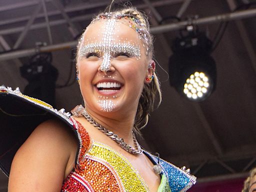 JoJo Siwa Claps Back After Getting Booed at NYC Pride: 'F**k You'