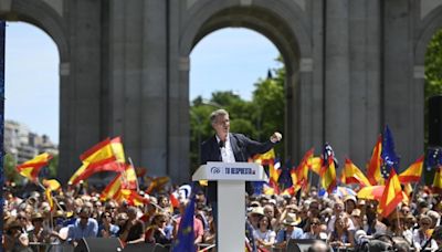 Feijóo pide a Sánchez que retire la ley de amnistía y convoque elecciones: "Nos han vendido a todos los españoles por siete votos"