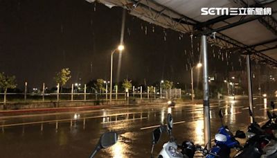 快訊／雨勢加劇！7縣市豪、大雨特報 嚴防雷擊強陣風