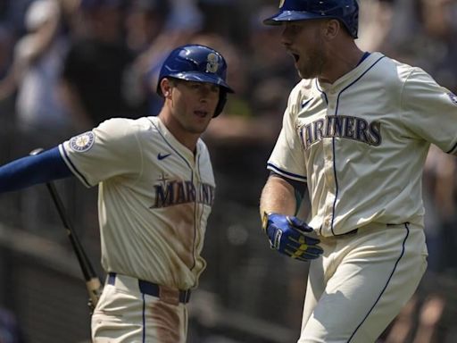 Raley hits three-run homer to help Mariners overcome injury to Rodriguez and beat Astros 6-4