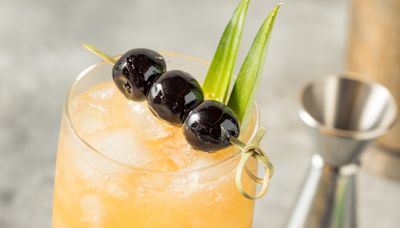 How to Make a Three Dots and a Dash, the Seductive and Spicy Tiki Classic