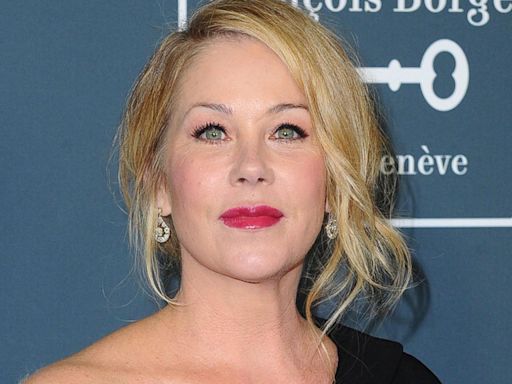 Christina Applegate shares 'weird' symptoms she experienced before MS diagnosis