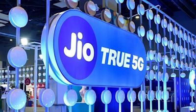 Reliance Jio free recharge: New WhatsApp scam trying to 'gift' freebies for Ambani wedding