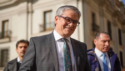 88 propuestas de 54 empresas: Mario Marcel destaca la convocatoria para invertir en los salares de litio de Chile - La Tercera