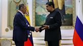 Nicolás Maduro recibe al canciller ruso, Serguéi Lavrov, en el palacio presidencial