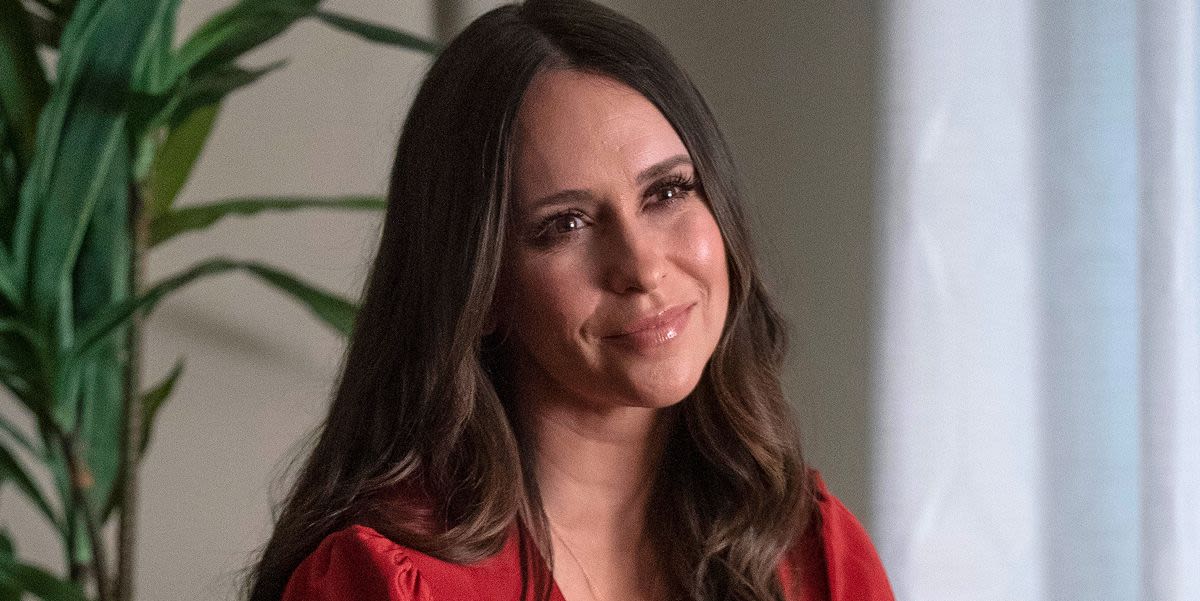 '9-1-1' Fans Are Ecstatic Over Jennifer Love Hewitt's "Secret" Movie News