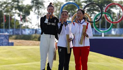 Paris 2024: Olympic bridesmaid Ko strikes golf gold