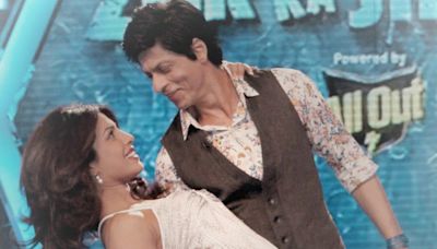 Shah Rukh Khan Asks Priyanka Chopra 'Can I Be Your Dream Man' in Viral Video: 'Dimples Will Work...' - News18