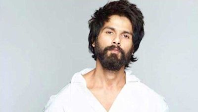Shahid Kapoor says ‘every vote matters’ as he shows his inked finger - OrissaPOST