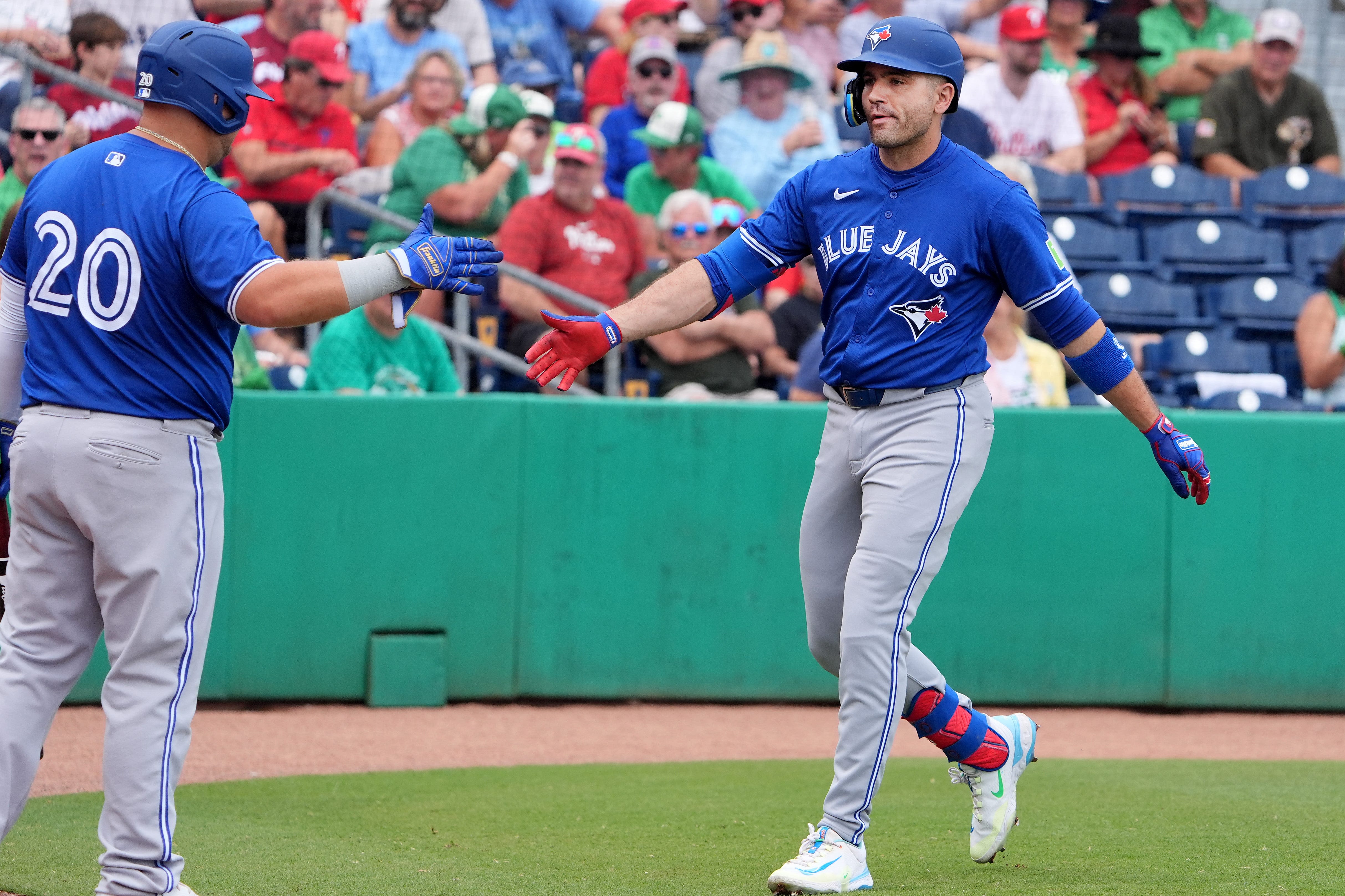 Joey Votto is 'getting pretty close to playing in games,' per Toronto manager Schneider