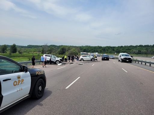 Wrong-way crash on Highway 401 seriously injures 2 near Kingston