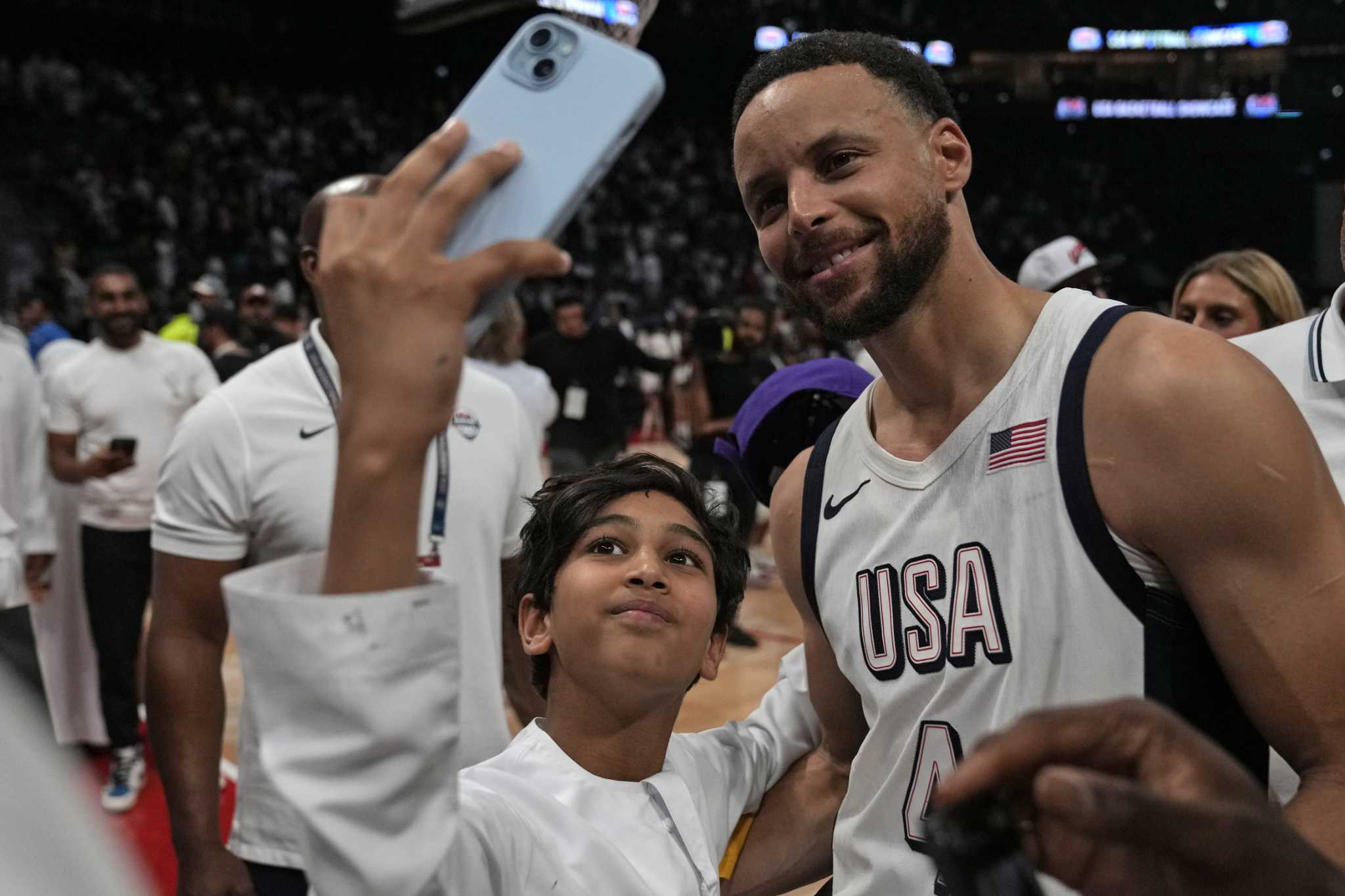 Stephen Curry strong in US men's basketball team's 105-79 win over Serbia in Olympic warmup