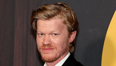 Jesse Plemons says he’s not ‘lugging 50 pounds around anymore’