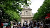 Estudantes pró-Palestina fecham a Universidade Sorbonne de Paris
