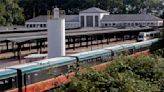 Un desprendimiento de tierra interrumpe el tren Ferrol-Ortigueira