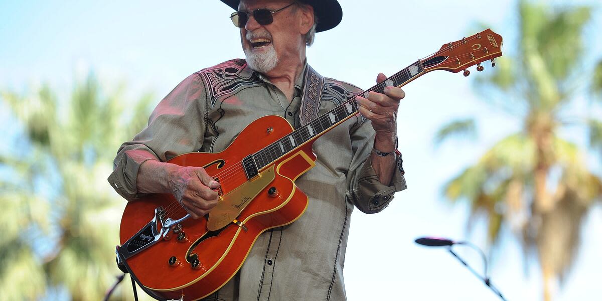 Duane Eddy, twangy guitar hero of early rock, dead at age 86