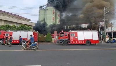 快訊/濃煙竄天！雲林西螺碾米廠大火 1樓起火狂燒300平方公尺