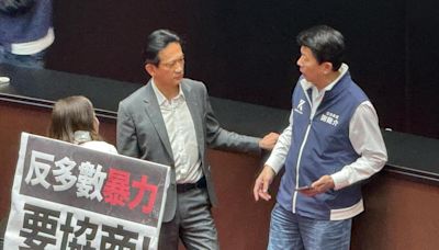 林俊憲、謝龍介同台較勁也相互拉抬 準台南市長參選人的相愛相殺