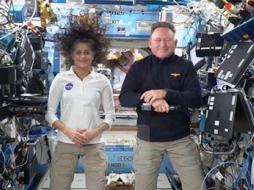 Astronautas varados en el espacio hablan de su situación y su adaptación a la vida en órbita