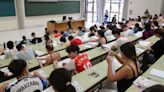 Tres errores en los enunciados de la prueba de matemáticas en la EvAU de Asturias provocan la indignación de los alumnos
