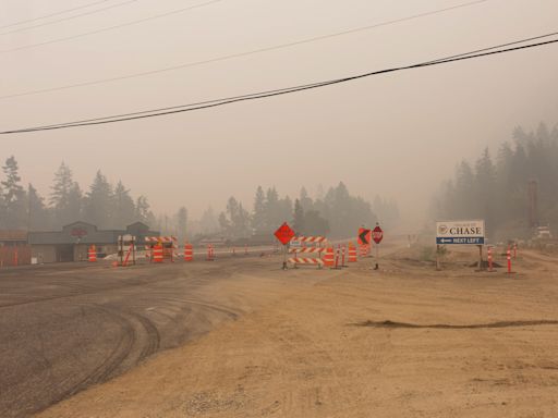 La bajada de la temperatura ayuda a combatir centenares de incendios en el oeste de Canadá