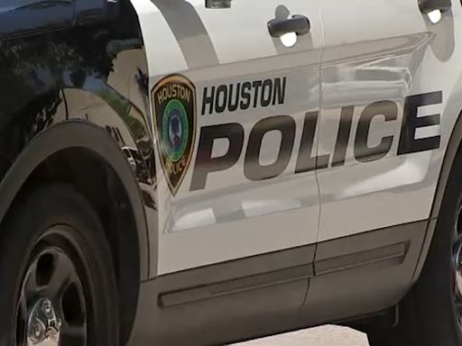 Officer expected to be OK after being shot at northwest Houston apartment complex, HPD says