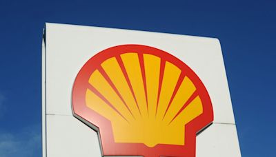 Shell reveals $2 billion in Rotterdam and Singapore write downs