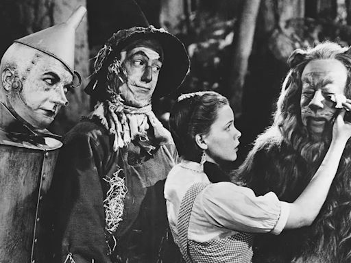 ‘The Wizard of Oz’ star Bert Lahr was ‘tortured’ by his Cowardly Lion costume: daughter