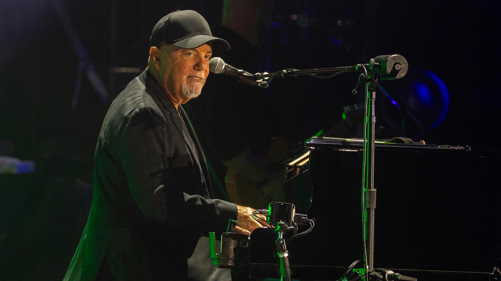 Billy Joel And Stevie Nicks Delight On Stage Together In Chicago