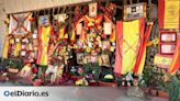 Un altar para Franco en suelo público: el culto al dictador que pervive ante su tumba