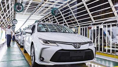 Próximo Toyota Corolla será híbrido plug-in e terá 2 mil km de autonomia