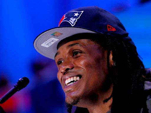 Dont’a Hightower thrilled to be back with Patriots as assistant coach
