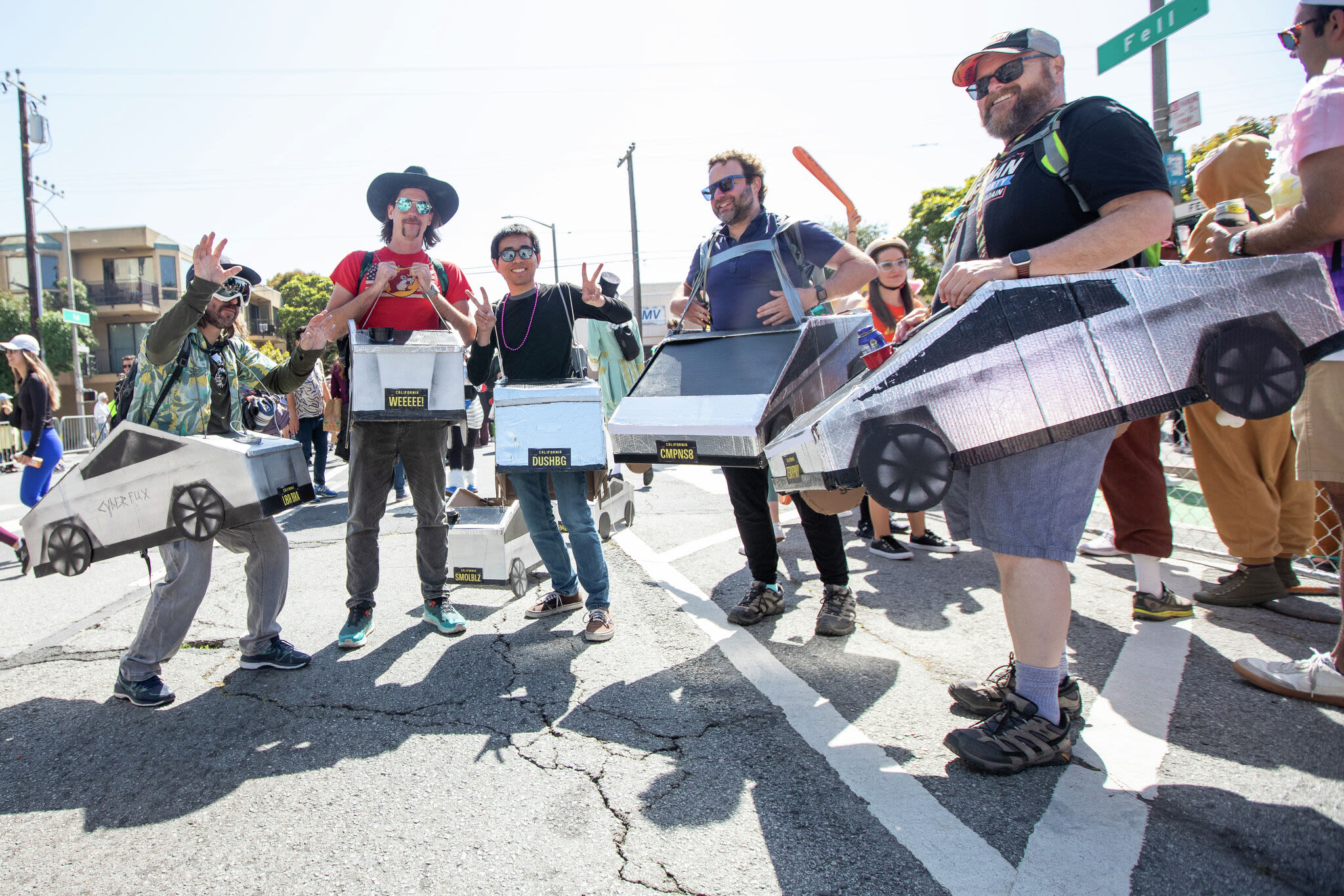 Cybertruck costumes spotted at Bay to Breakers race in SF