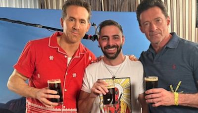 Video: Ryan Reynolds y Hugh Jackman de Deadpool y Wolverine tomaron fernet con Grego Rossello